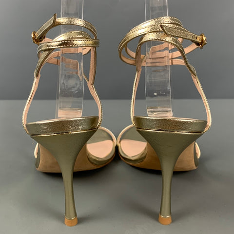 STUART WEITZMAN Sandalias con tira al tobillo de cuero dorado talla 8