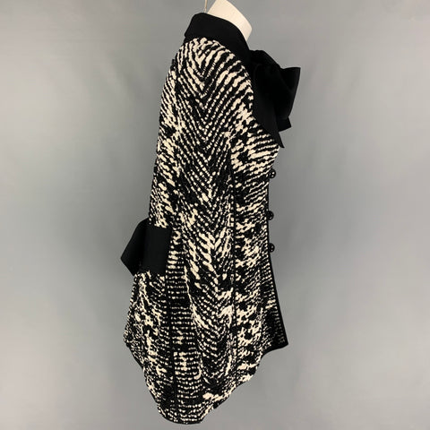 GIORGIO ARMANI Talla 4 Abrigo abotonado tejido en mezcla de viscosa blanca y negra