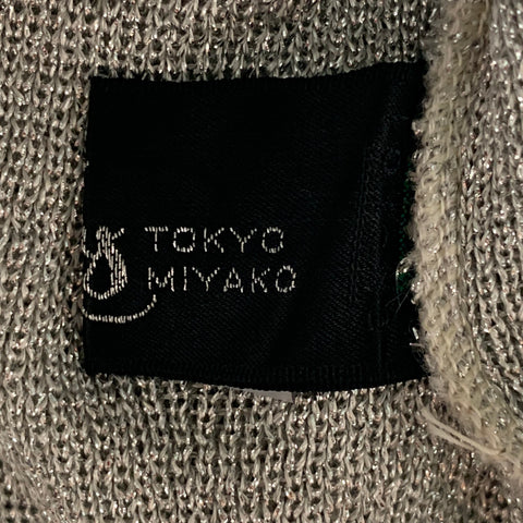 Silver VINTAGE Size M Pullover