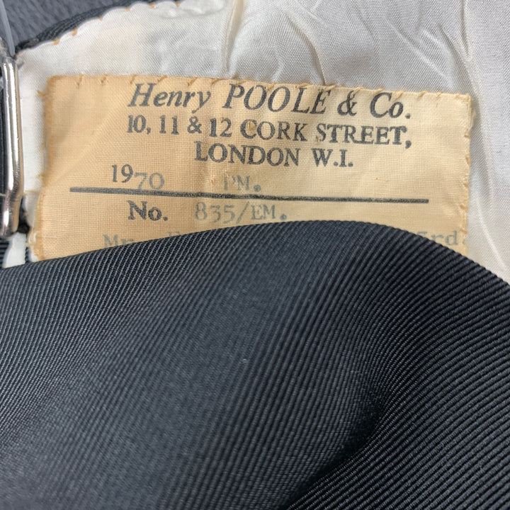 HENRY POOLE &amp; CO Chaleco de esmoquin de seda sólida negro talla 40