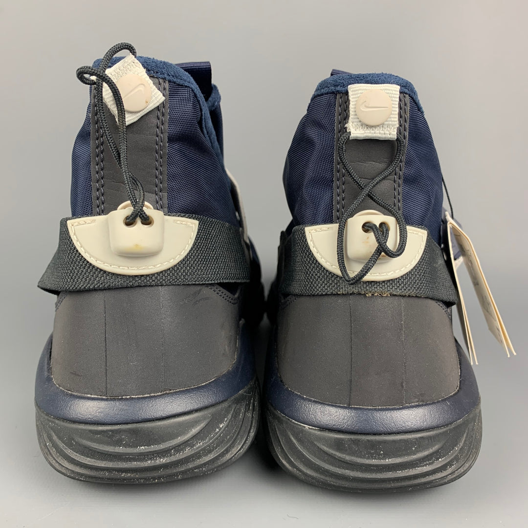 NIKE Size 11.5 Navy & Black Nylon Slip On Sneakers