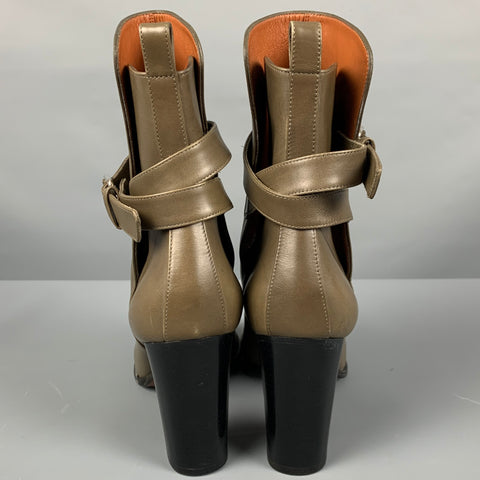 CELINE Botas grises con tira al tobillo talla 10