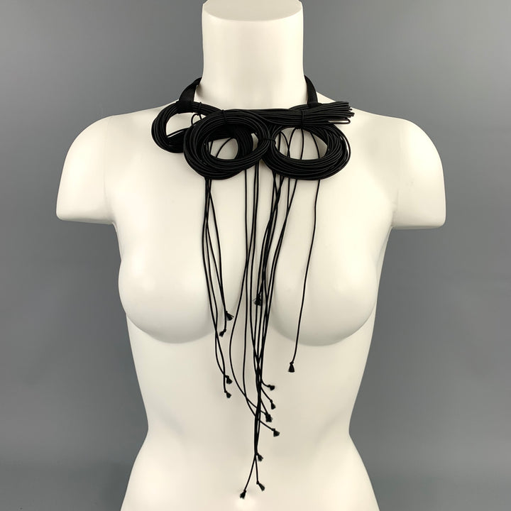VINTAGE Collar de gargantilla de madera de cordón de seda negro