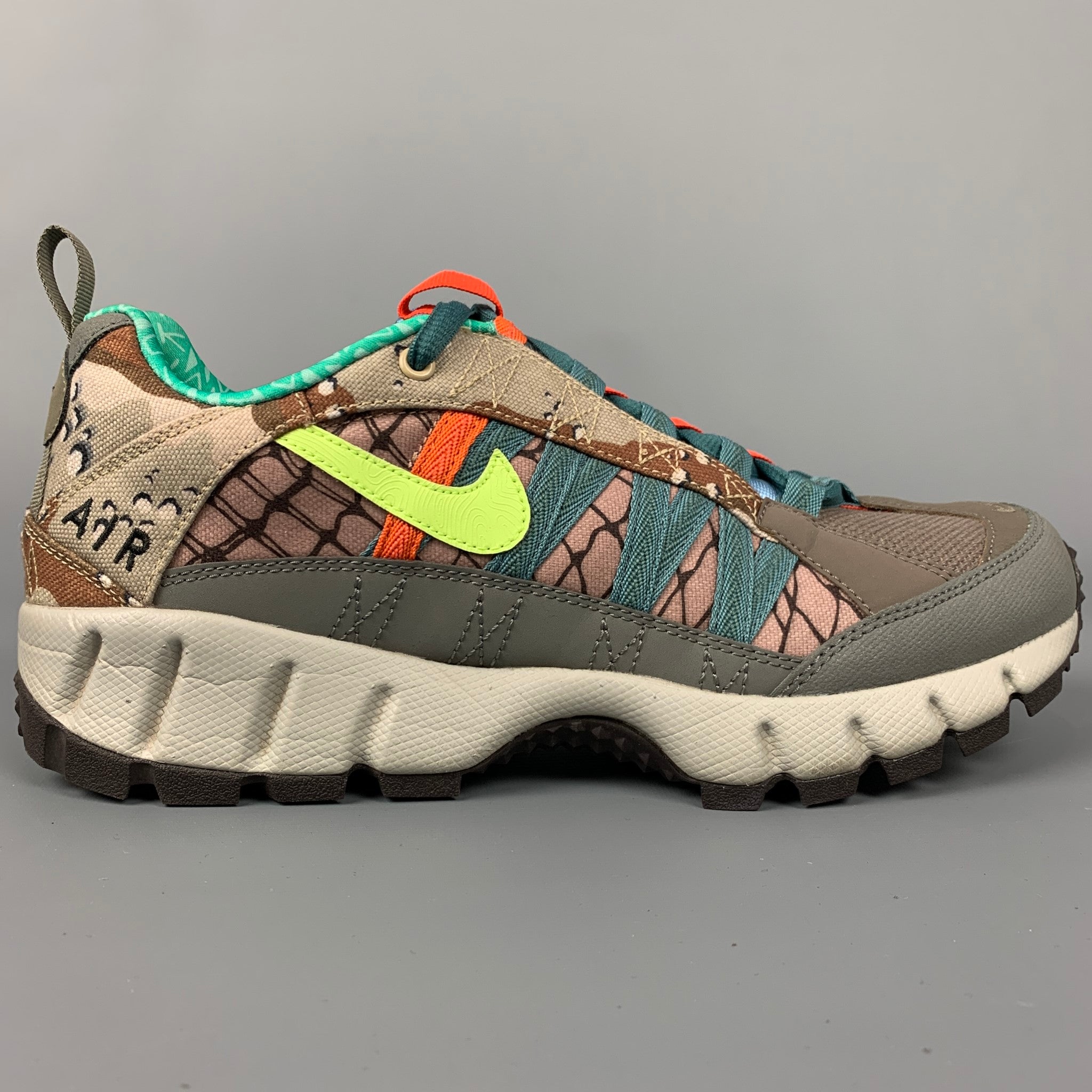 NIKE Air Humara 17 Camo Size 9.5 Multi-Color Patchwork Sneakers