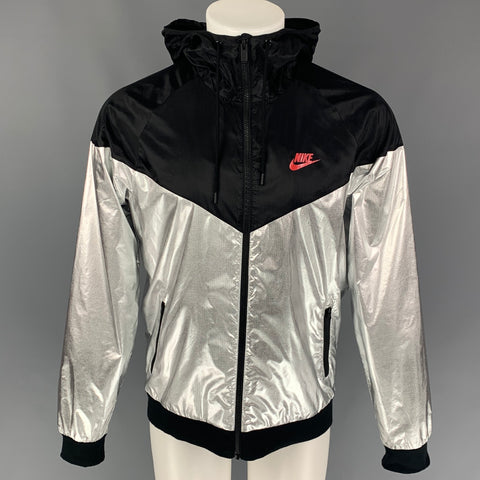 Chaqueta cortavientos de nailon de dos tonos en negro plateado talla M NIKE