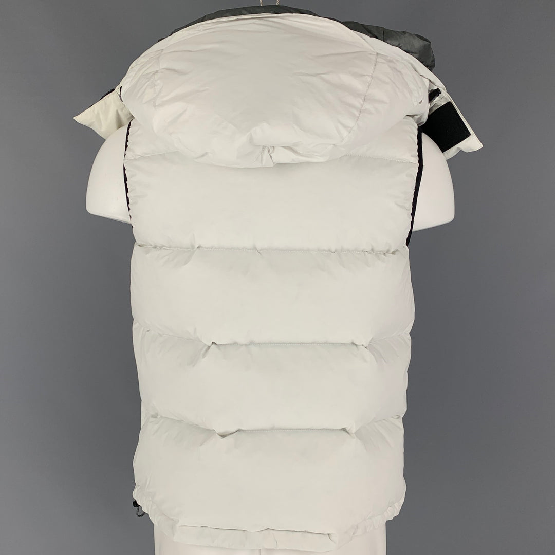 BURBERRY SPORT Size M Off White Black Contrast Trim Hooded Puffer Vest