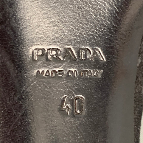 PRADA Talla 10 Sandalias de plataforma de ante de seda negra