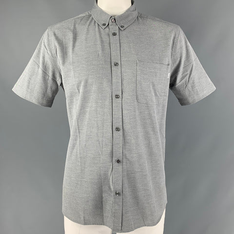 VUORI Size L Grey Solid Button Down Short Sleeve Shirt