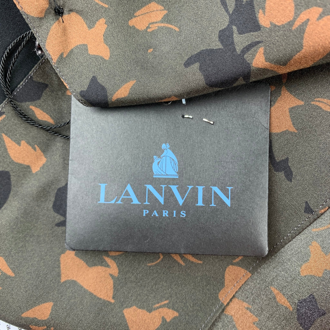 LANVIN Taille S Chemise à manches courtes boutonnée en soie imprimée noire et olive