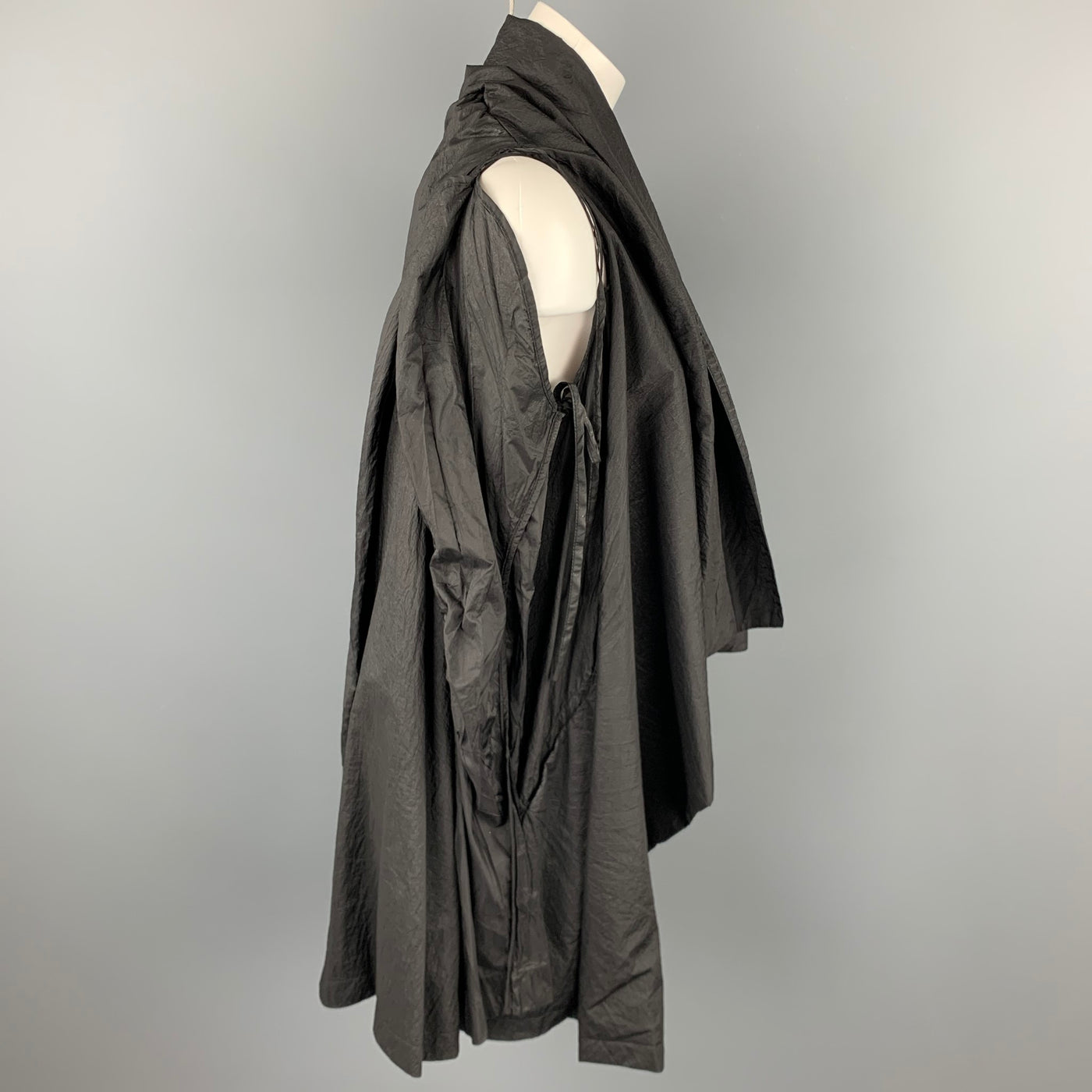 MASNADA Size One Size Black Textured Nylon Open Front Shawl Jacket