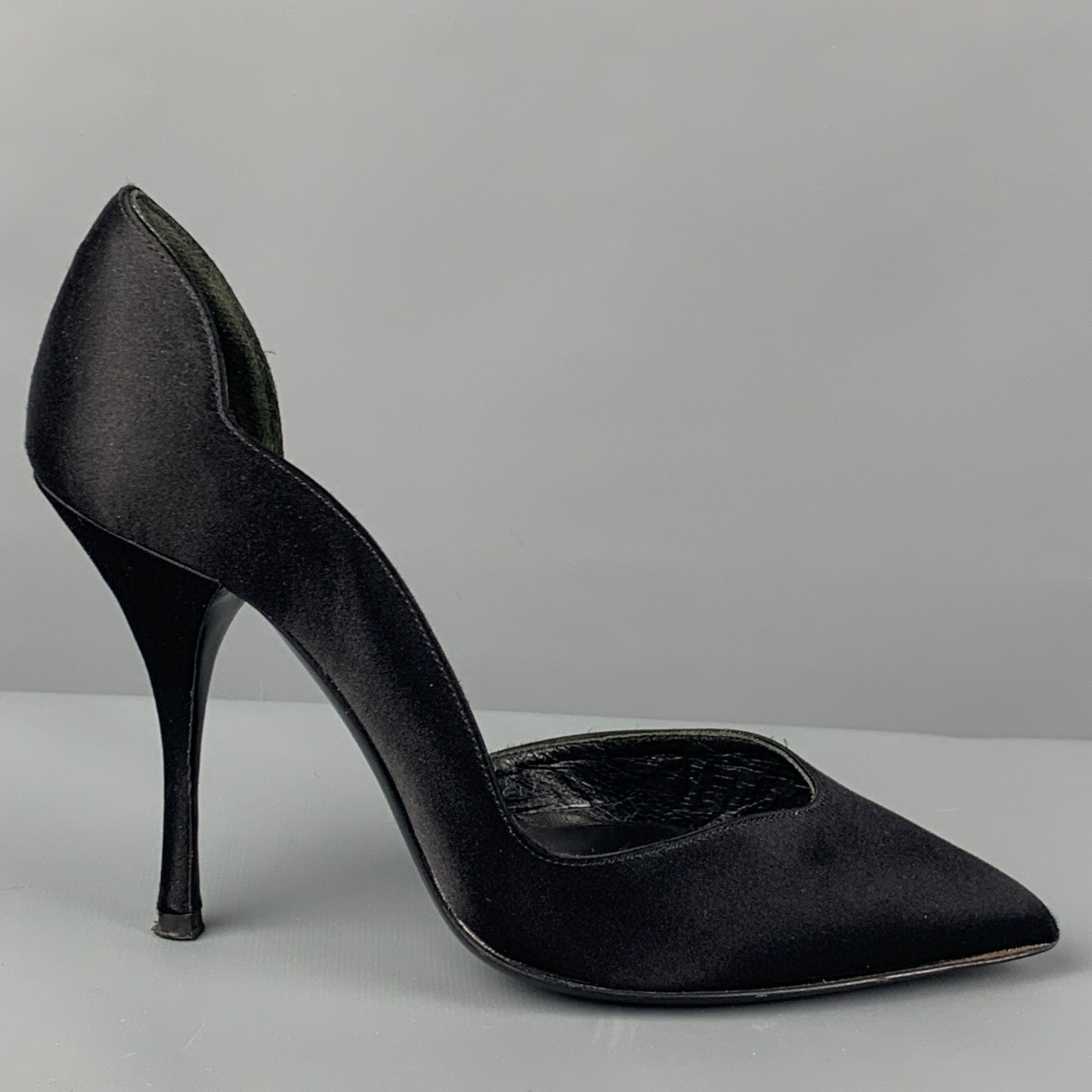 MIU MIU Size 5 Black Satin Solid D'Orsay Pumps – Sui Generis
