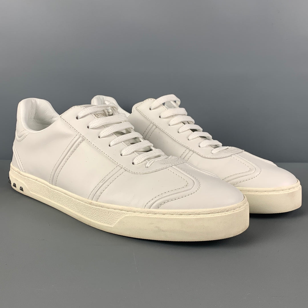 VALENTINO Taille 12 Baskets à lacets en cuir clouté blanc