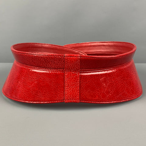 OSCAR DE LA RENTA Waist Size M Red Leather Corset Belt