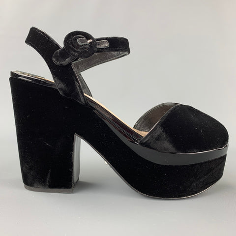PRADA Talla 10 Sandalias de plataforma peep toe de charol de terciopelo negro