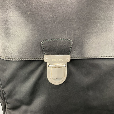 PRADA Porte-documents à double pression en nylon et cuir