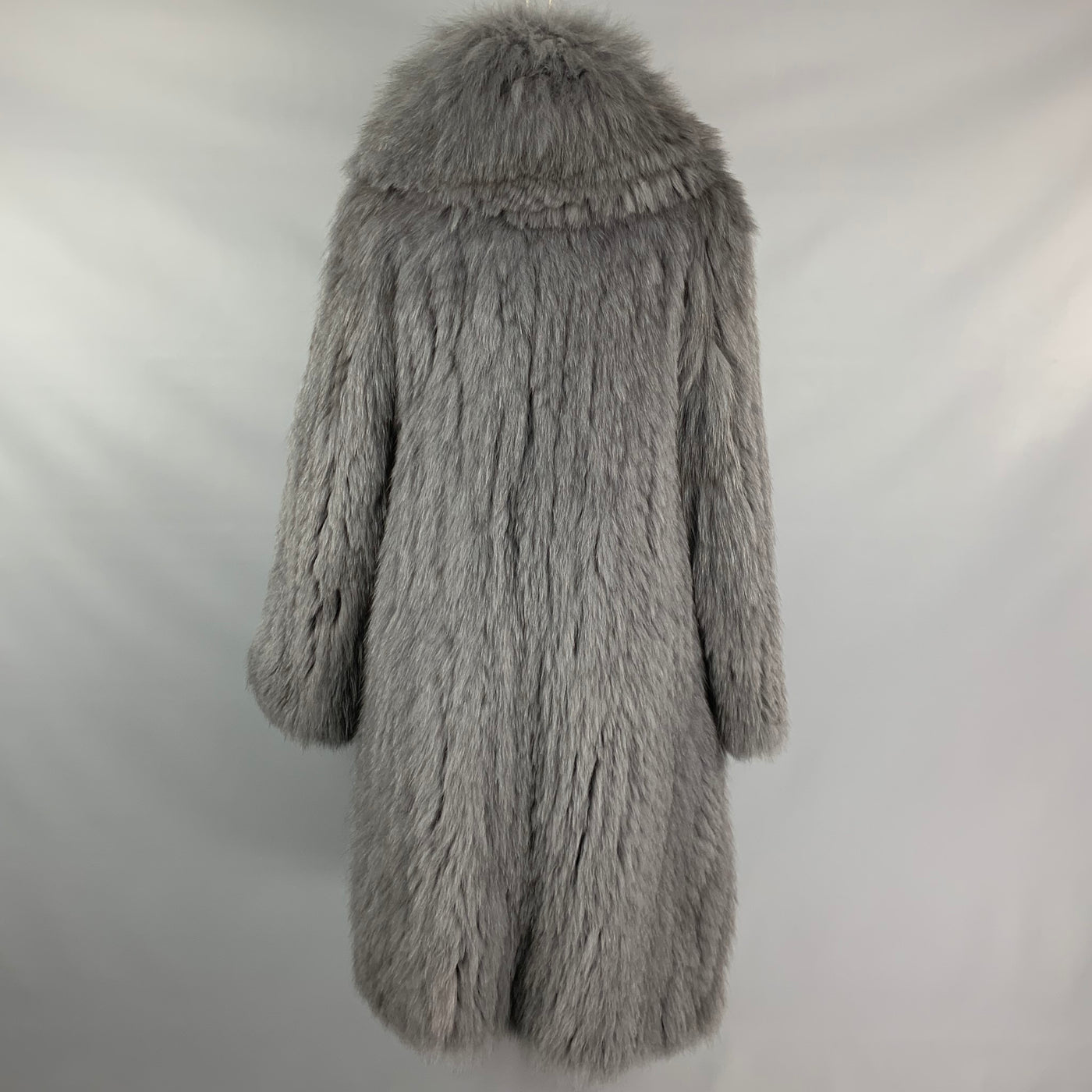 MUSEE D'UJI Size L Grey Knitted Fur Long Coat