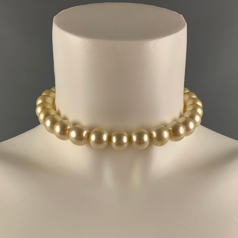 VINTAGE Faux Pearl Choker Necklace