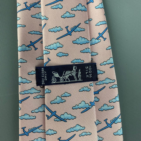 HERMES 5217 IA Corbata de seda con estampado de nubes azul claro rosa