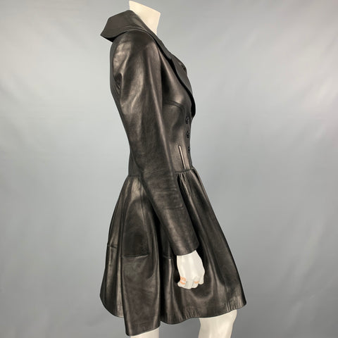 ALAIA Talla 8 Abrigo de vestir peplum de doble botonadura de piel de cordero negro