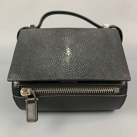 GIVENCHY Mini bolso bandolera Pandora de piel de becerro Stingray en negro y gris