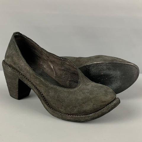 Zapatos de tacón desgastados de cuero color carbón GUIDI talla 8