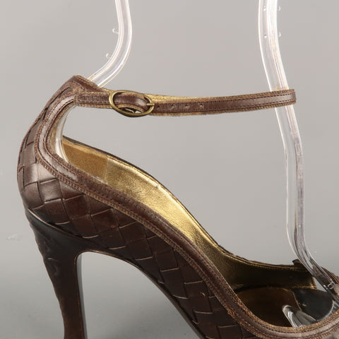 BOTTEGA VENETA Talla 6.5 Zapatos de tacón peep toe de cuero Intrecciato tejido marrón 