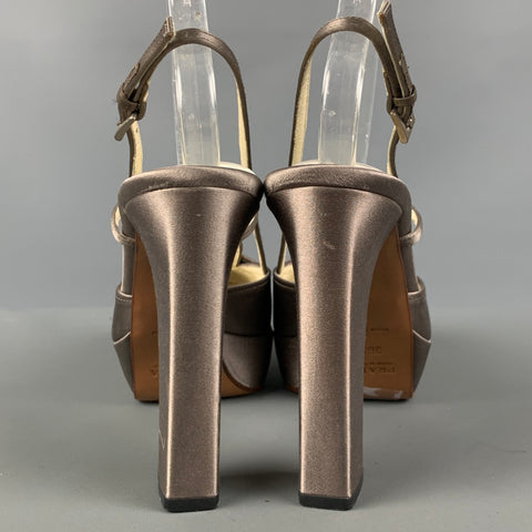 Zapatos de tacón con tira trasera gris PRADA talla 6.5