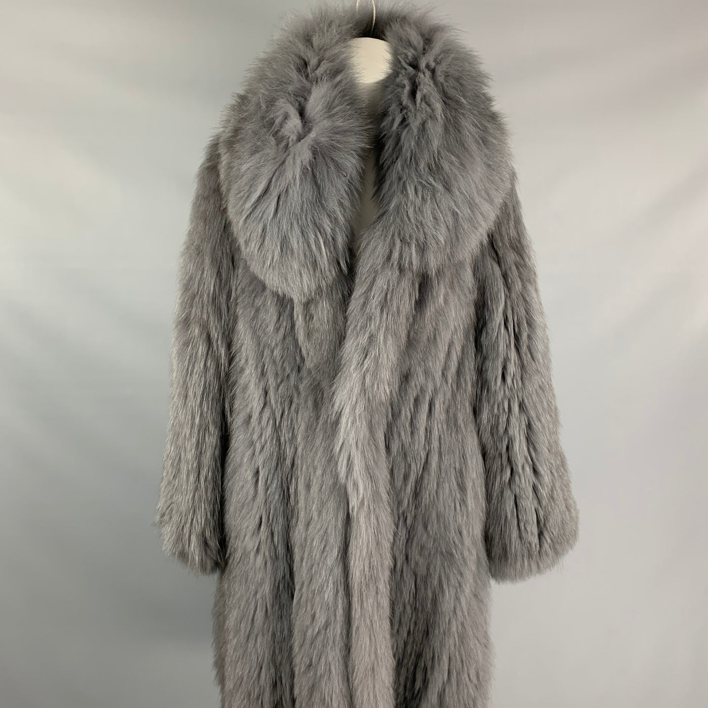 MUSEE D'UJI Size L Grey Knitted Fur Long Coat