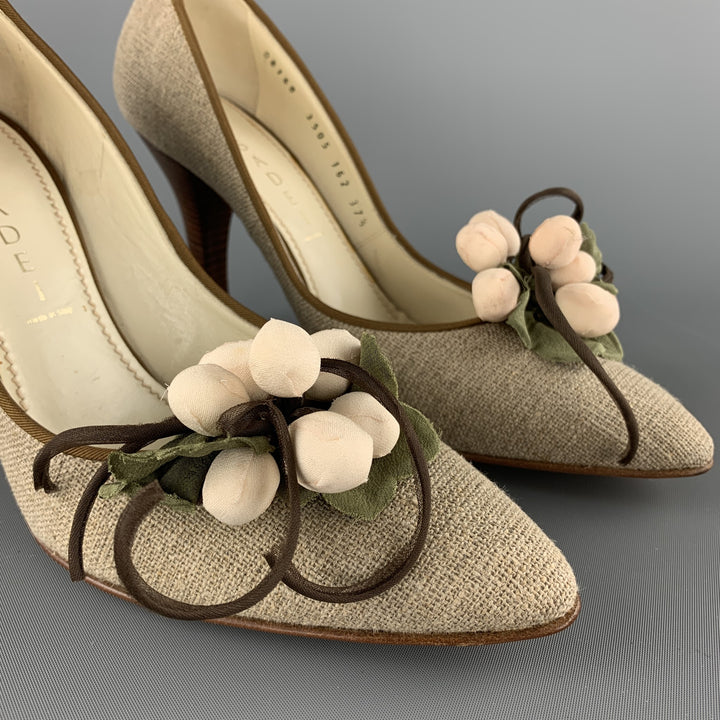 CASADEI Talla 7.5 Zapatos de tacón adornados con hojas de uva de tela color topo