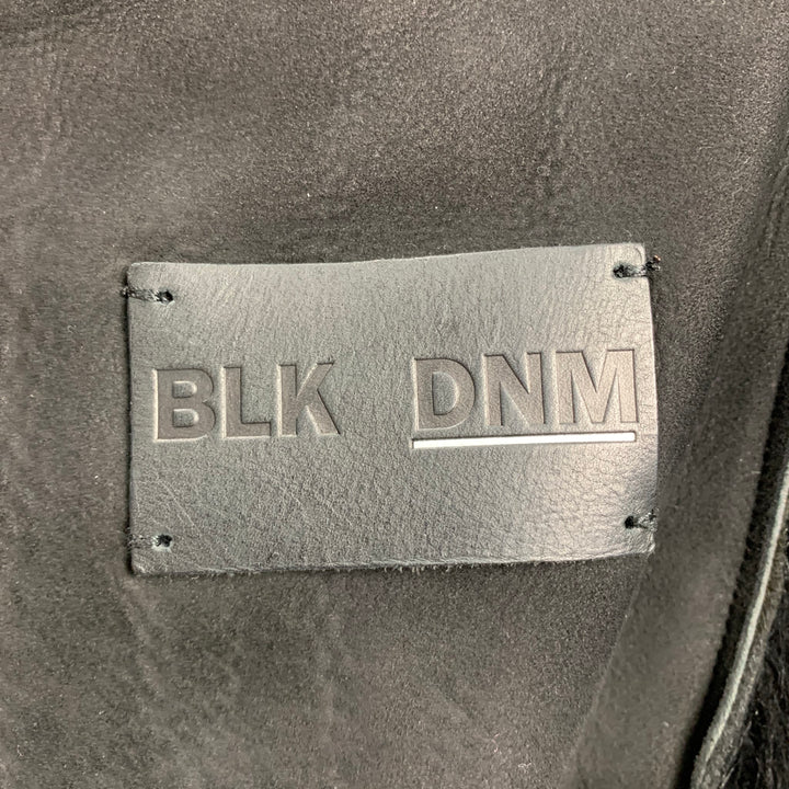 BLK DNM Chaleco motero con cinturón y cremallera de piel de oveja negra talla S