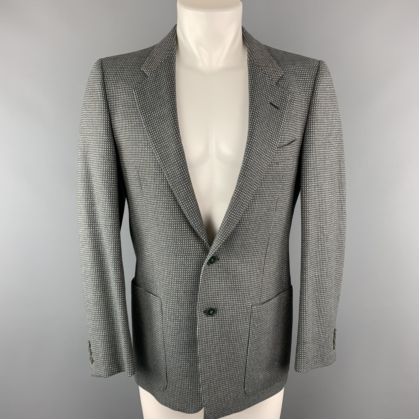 Vintage VALENTINO 38 Regular Taupe Grey Nailhead Wool / Cashmere Notch Lapel Patch Pockets Sport Coat