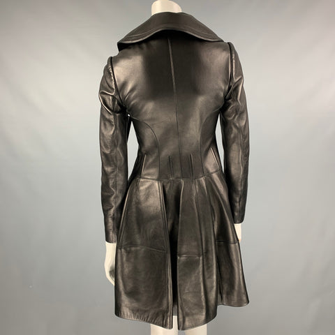 ALAIA Talla 8 Abrigo de vestir peplum de doble botonadura de piel de cordero negro