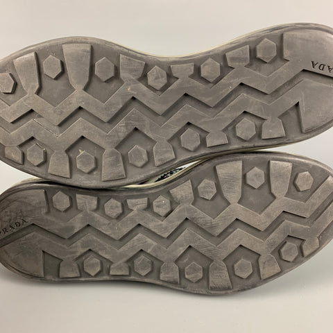 PRADA Talla 7.5 Zapatos con cordones y plataforma de cuero iridiscente negro