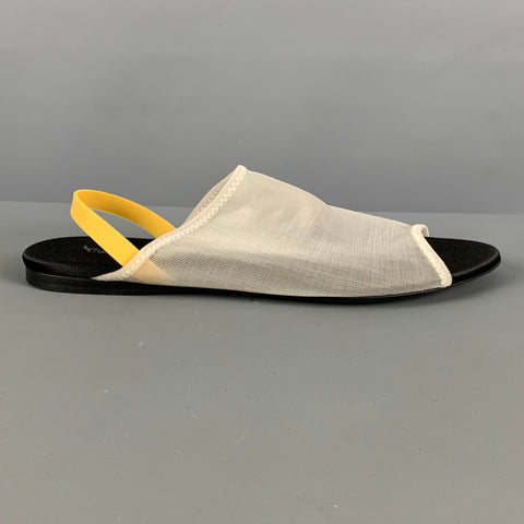 THE ROW Zapatos planos transparentes con tira trasera en seda de viscosa y color crema y negro, talla 7,5