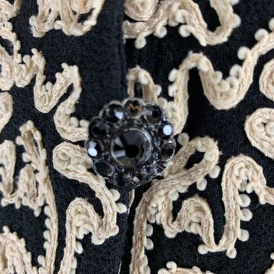 DONNA KARAN Size 6 Black Cream Wool Embroidered V-Neck Vest