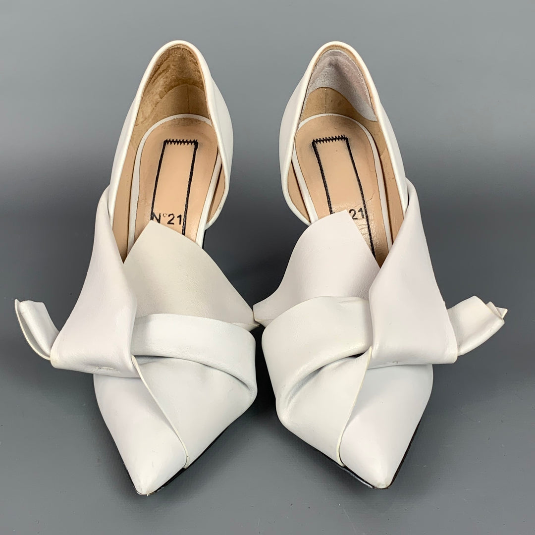 Nº21 Zapatos de salón con lazo D'Orsay de cuero blanco roto Talla 6