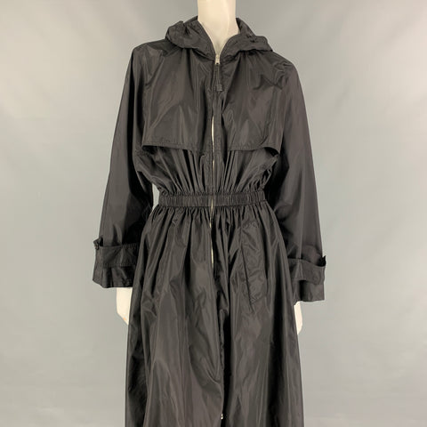 PRADA Abrigo largo con capucha y cremallera de poliamida negra talla 2