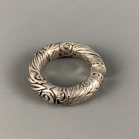 Rare GUCCI Silver Tone Anger Forest Engraved Single Ear Cuff Earrings