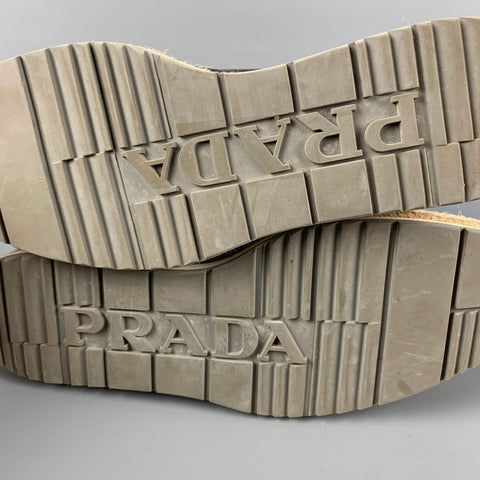 PRADA Taille 10 Chaussures à lacets en cuir perforé noir et blanc