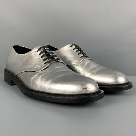 SAINT LAURENT Taille 11 Chaussures à lacets en cuir métallisé argenté