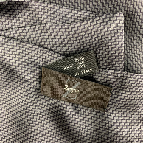 ERMENEGILDO ZEGNA Grey Black Zig-Zag Silk Satin Scarf