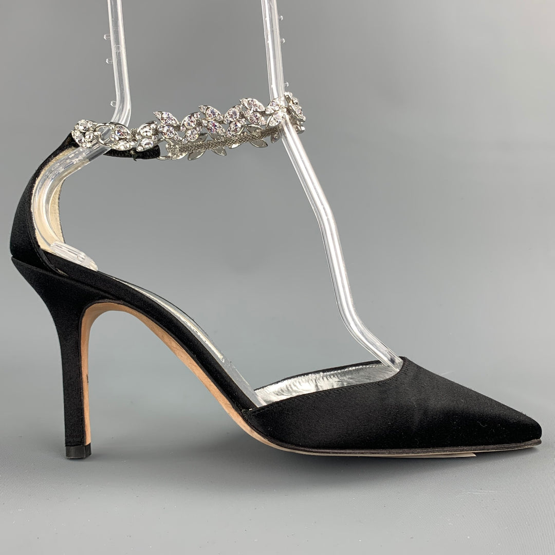 MANOLO BLAHNIK Talla 8 Sandalias con correa en el tobillo con diamantes de imitación de seda satinada negra