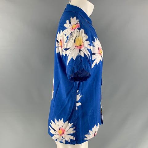 DOUBLE RAINBOUU Size M Blue &  White Floral Rayon One pocket Short Sleeve Shirt