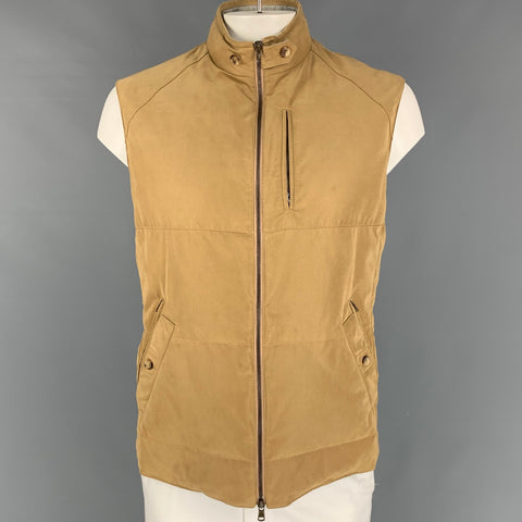 BRUNELLO CUCINELLI Chaleco acolchado con cremallera y sarga acolchada en color caqui Talla XL