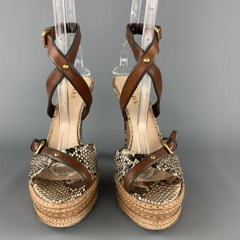 PRADA Talla 9.5 Sandalias peep con tiras y plataforma de piel de pitón