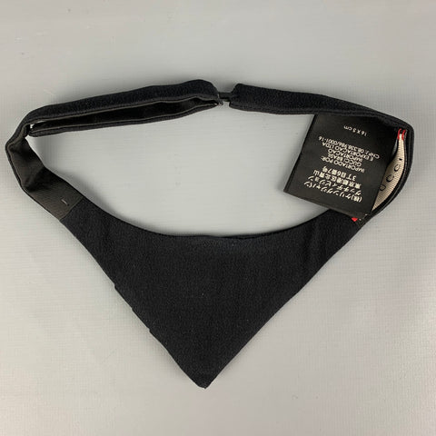 GUCCI Black Silk Bow Triangle Tie