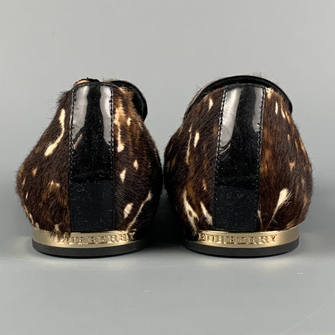 BURBERRY PRORSUM Zapatos planos sin cordones con estampado animal de cuero marrón talla 5