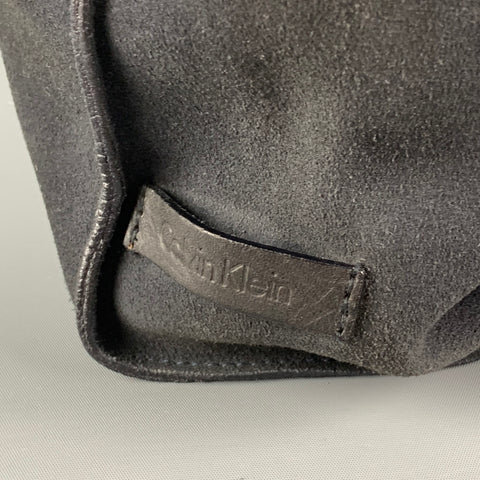 CALVIN KLEIN Sac messager en cuir suédé charbon de bois