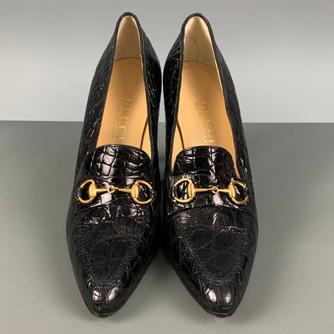 GUCCI Size 7.5 Black Gold Leather Embossed Pointed Toe Pumps