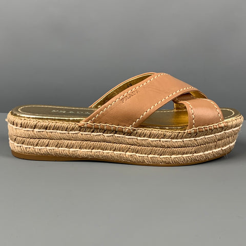PRADA Talla 10 Sandalias de alpargata de cuero dorado tostado